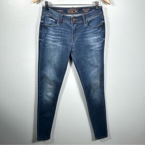 Buckle Black Women's Blue Denim Skinny Jeans Size 26x32 Whiskering Casual Basic